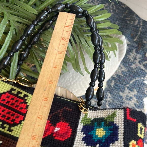 Vintage 70’s Grannycore Needlepoint Handbag with Black Beaded Handles - Picture 9 of 9